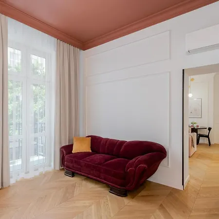 Premium In Parisian Style In The Heart Of Old Krakov
