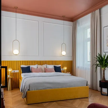 Premium In Parisian Style In The Heart Of Old